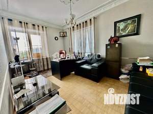 Дом 349м², 3-этажный, участок 10 сот.