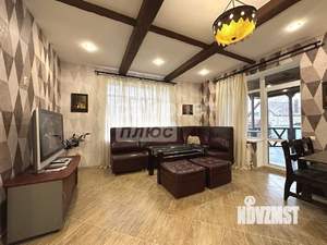 Дом 241м², 2-этажный, участок 10 сот.