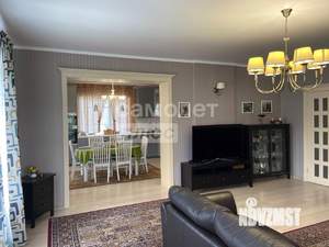 Дом 304м², 2-этажный, участок 15 сот.