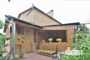 Дом 300м², 2-этажный, участок 10 сот.