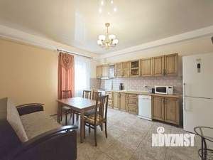 Дом 247м², 2-этажный, участок 9 сот.