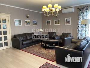 Дом 304м², 2-этажный, участок 15 сот.