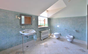 Дом 360м², 2-этажный, участок 42 сот.