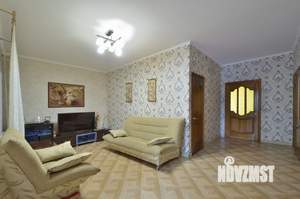 Дом 300м², 2-этажный, участок 10 сот.