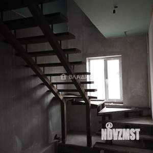 Дом 270м², 3-этажный, участок 8 сот.