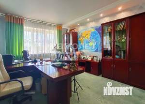 Коттедж 350м², 3-этажный, участок 20 сот.