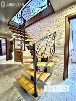 Коттедж 298м², 3-этажный, участок 7 сот.