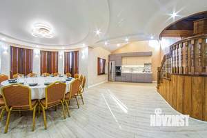 Дом 350м&sup2;, 3-этажный, посуточно, 