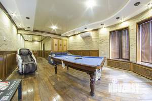 Дом 350м&sup2;, 3-этажный, посуточно, 