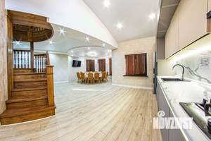 Дом 350м&sup2;, 3-этажный, посуточно, 