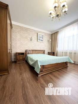 Коттедж 288м², 2-этажный, участок 10 сот.  