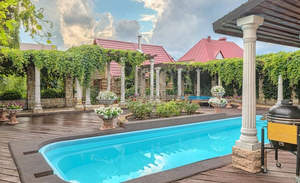 Дом 333м², 2-этажный, участок 15 сот.  