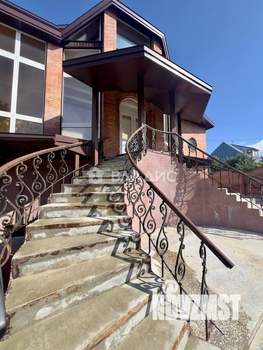 Дом 596м², 4-этажный, участок 20 сот.  