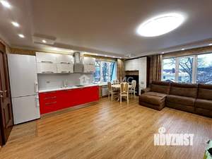 Дом 290м², 3-этажный, участок 14 сот.  