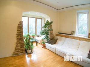 Дом 390м&sup2;, 3-этажный, участок 19 сот.  