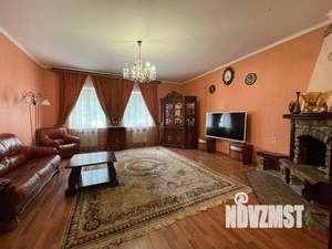 Коттедж 377м², 3-этажный, участок 6 сот.  