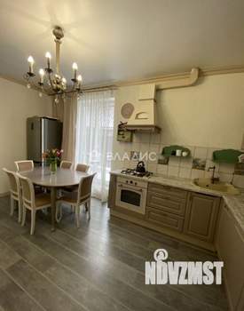 Дом 186м², 3-этажный, участок 3 сот.  