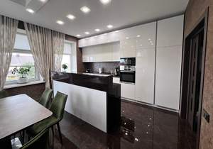 Дом 330м², 2-этажный, участок 17 сот.  