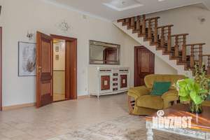 Коттедж 300м², 2-этажный, участок 15 сот.  