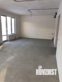 Дом 130м&sup2;, 2-этажный, участок 6 сот.  