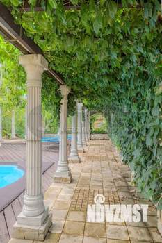 Коттедж 333м², 2-этажный, участок 15 сот.  