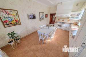 Коттедж 300м², 2-этажный, участок 15 сот.  