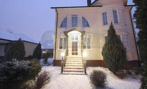 Дом 315м&sup2;, 3-этажный, участок 11 сот.  