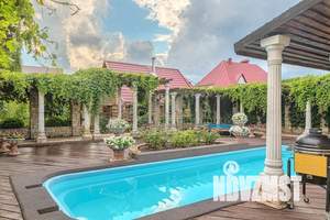 Коттедж 333м², 2-этажный, участок 15 сот.  