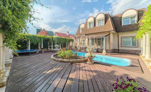 Дом 333м², 2-этажный, участок 15 сот.  