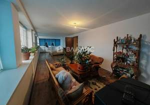 Дом 205м², 2-этажный, участок 10 сот.  