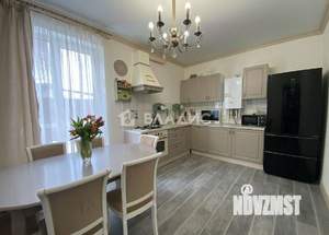 Дом 186м², 3-этажный, участок 3 сот.  