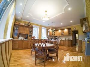 Дом 390м&sup2;, 3-этажный, участок 19 сот.  