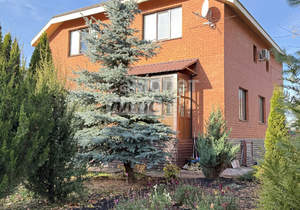 Дом 208м², 2-этажный, участок 8 сот.  