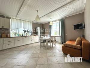 Дом 340м², 2-этажный, участок 15 сот.  