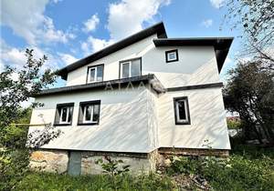 Дом 140м², 2-этажный, участок 11 сот.  