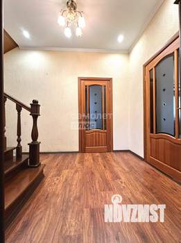 Дом 345м², 2-этажный, участок 10 сот.  