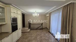 Дом 300м², 2-этажный, участок 9 сот.  