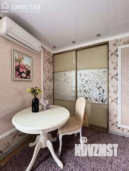 Коттедж 298м², 3-этажный, участок 7 сот.  