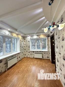 Дом 290м², 3-этажный, участок 14 сот.  