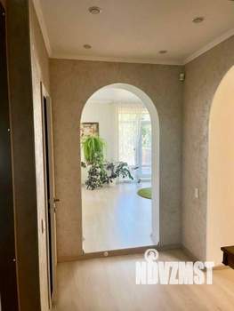 Дом 309м², 3-этажный, участок 12 сот.  