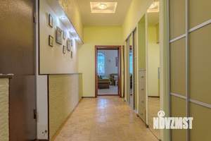 Коттедж 300м², 2-этажный, участок 15 сот.  