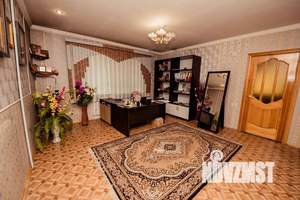 Коттедж 600м², 3-этажный, участок 10 сот.  