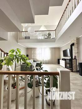 Дом 340м², 2-этажный, участок 15 сот.  