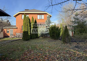 Дом 208м², 2-этажный, участок 8 сот.  