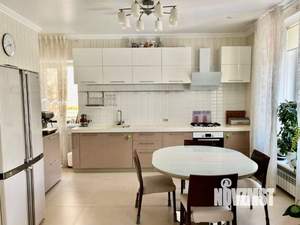 Дом 309м², 3-этажный, участок 12 сот.  