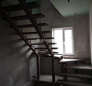 Дом 270м², 3-этажный, участок 8 сот.  