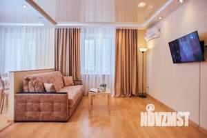 Студия квартира, посуточно, 40м2, 1/10 этаж