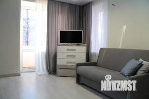 1-к квартира, посуточно, 37м2, 4/10 этаж