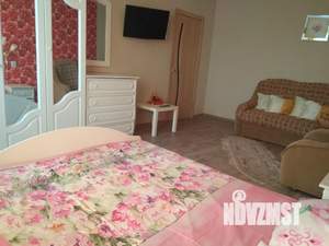 1-к квартира, посуточно, 42м2, 6/9 этаж
