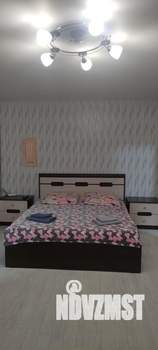 2-к квартира, посуточно, 40м2, 5/5 этаж